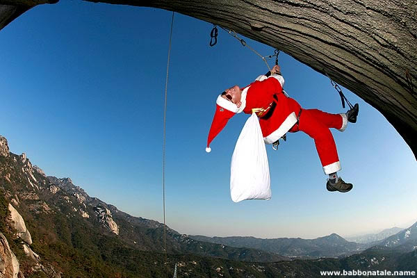 Immagini Babbo Natale - Babbo Natale scalatore